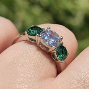 NEW 3 Stone Diamonique 100 facet Sterling Ring Size 8